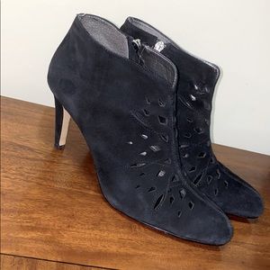 Adrienne Vittadini  Ankle Booties